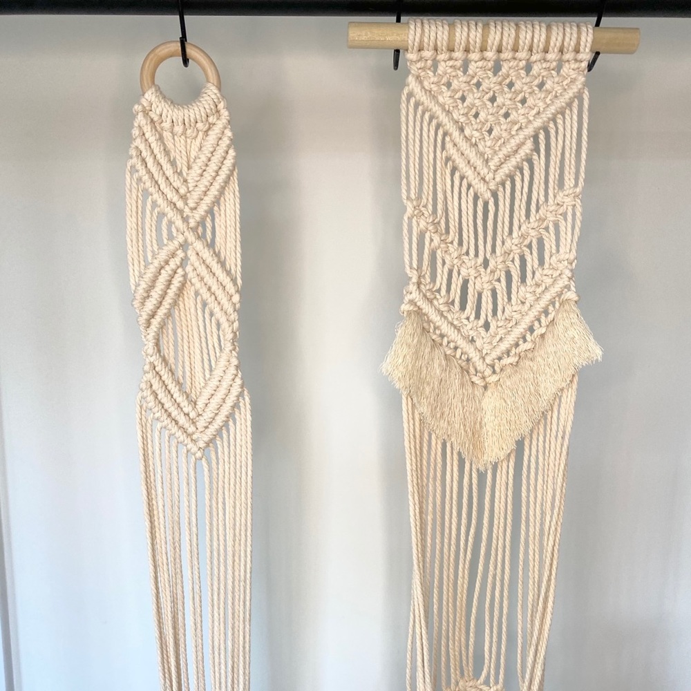 Macrame plant hangers. Natural cotton cord.